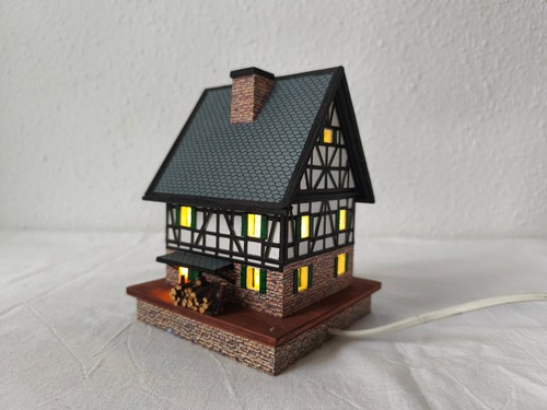 Lichterhaus räucherhaus - /,